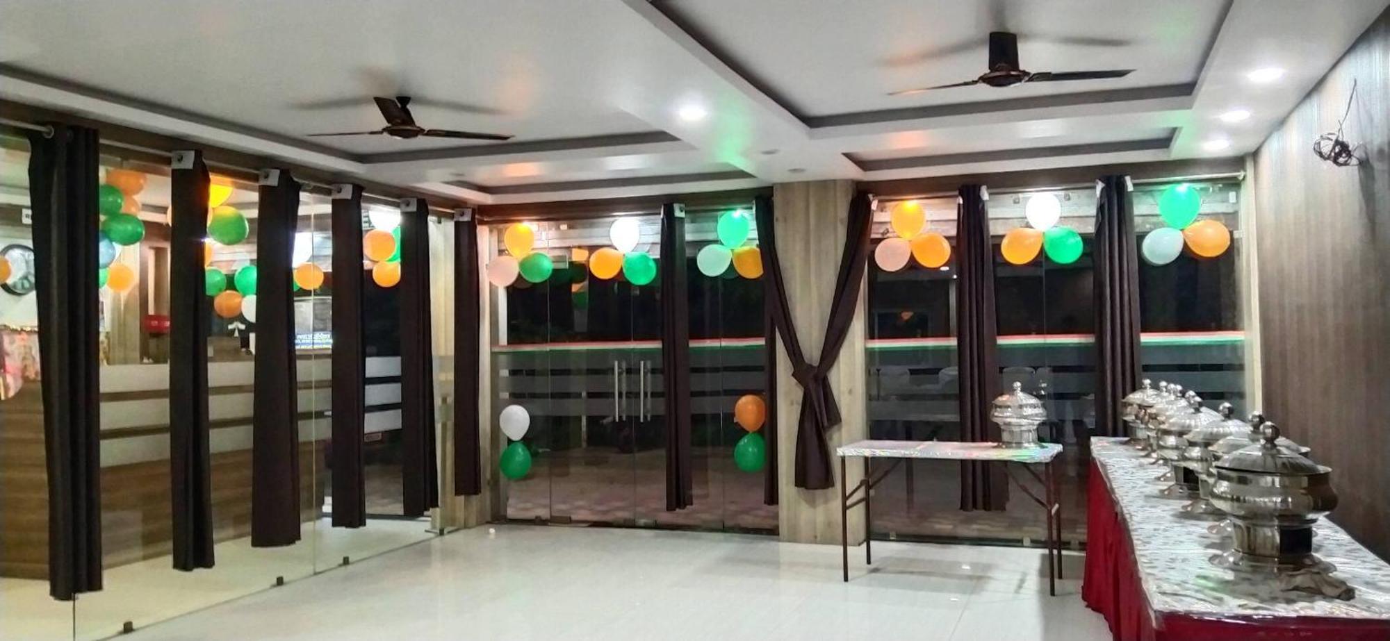 Hotel R K Palace Bhopal Bagian luar foto