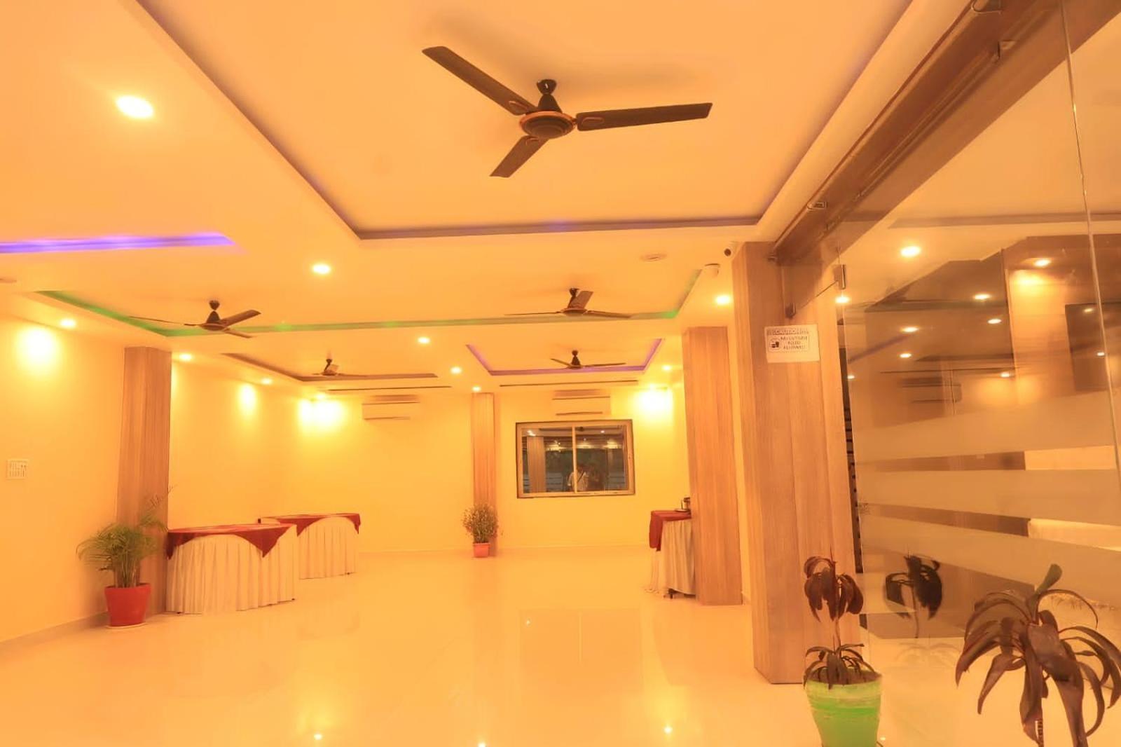 Hotel R K Palace Bhopal Bagian luar foto