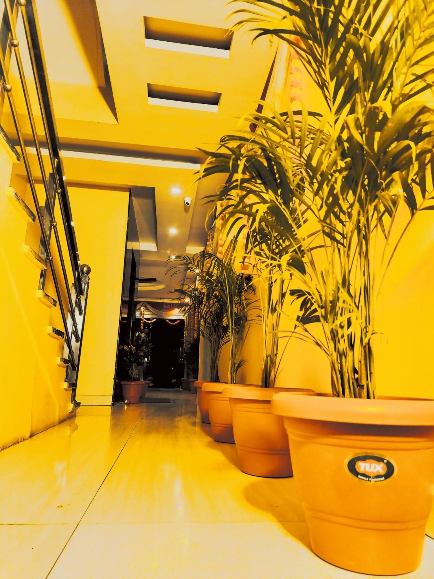 Hotel R K Palace Bhopal Bagian luar foto